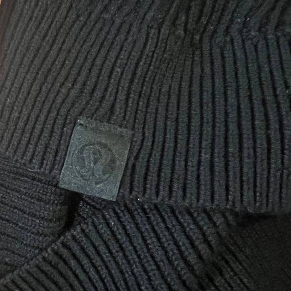 RARE Lululemon Cashmere Reversible Soft Relaxed Sweater Black 10 NWOT - Picture 10 of 13